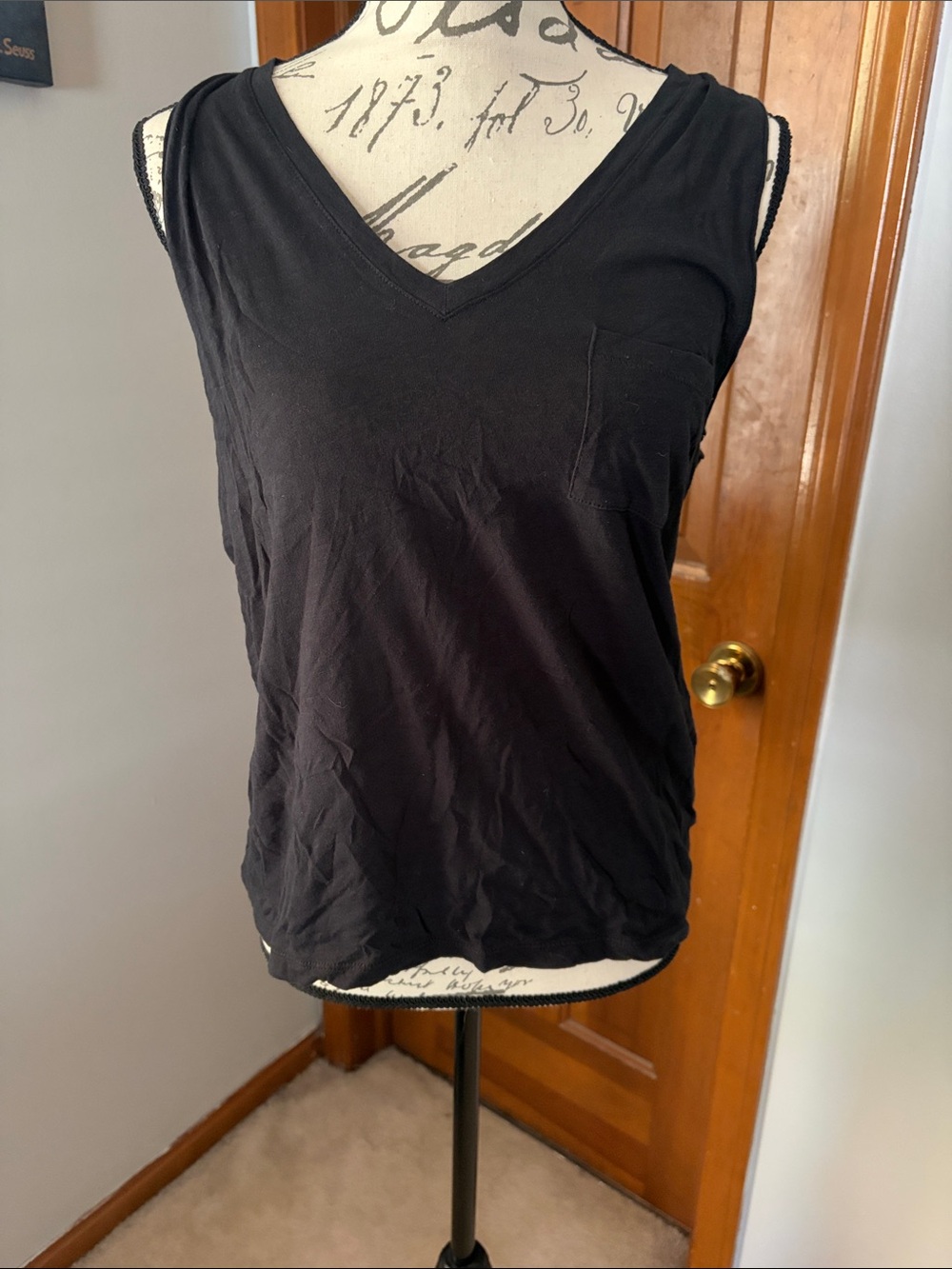 Madewell Black V-Neck Sleeveless Pocket Tank Top